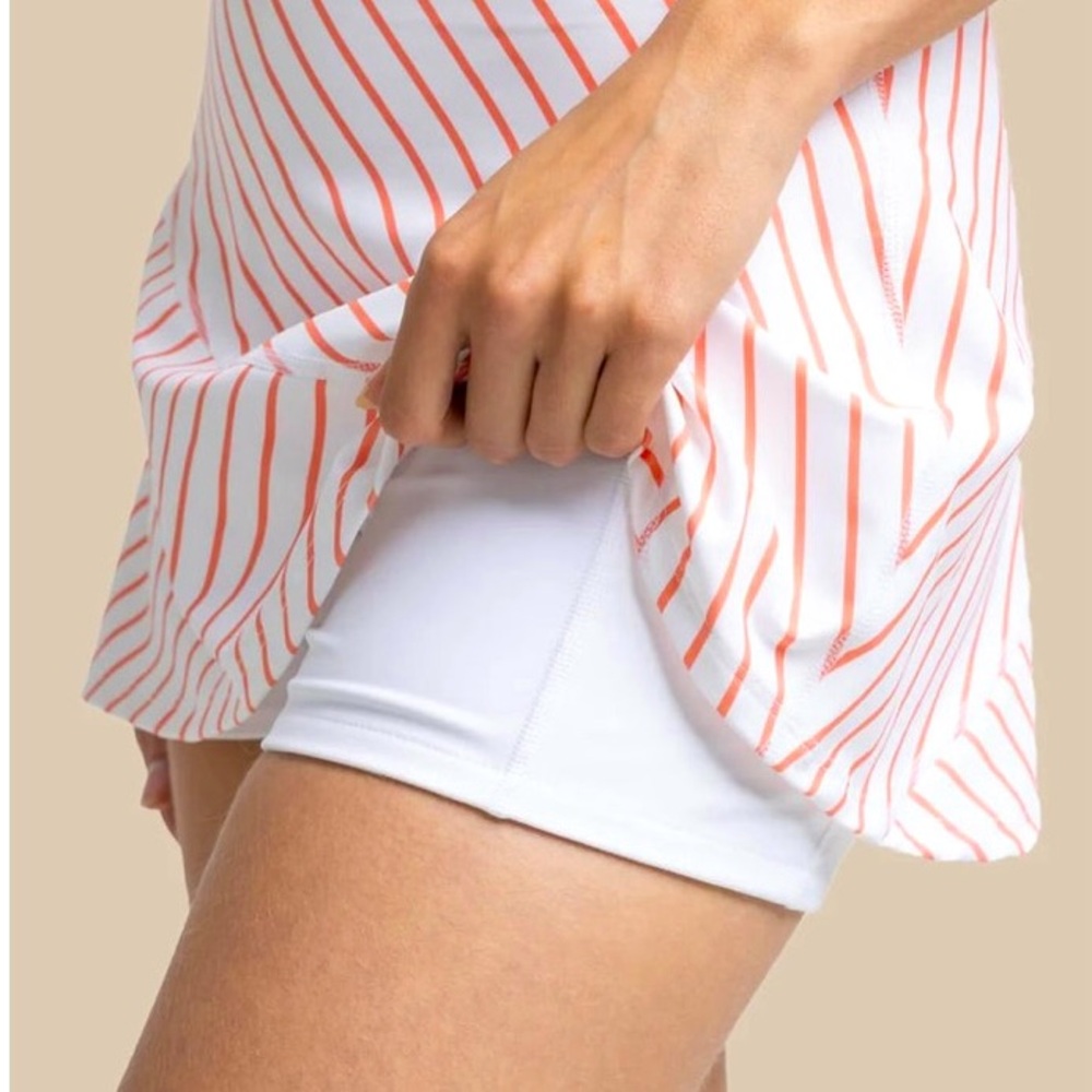 Southern Tide Katlyn White and coral Striped Athletic Skort. EUC